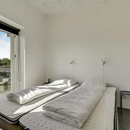 4 Bedroom In