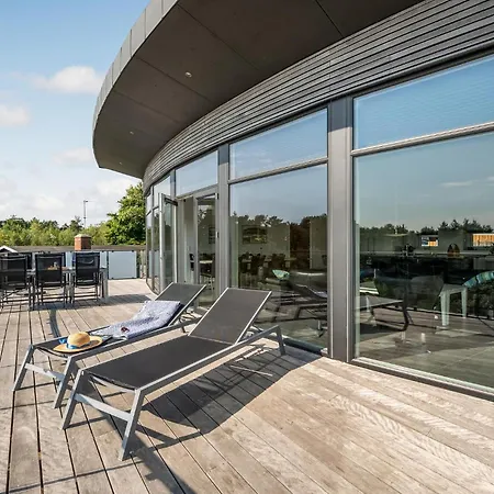 Prázdninový dům 4 Bedroom In *