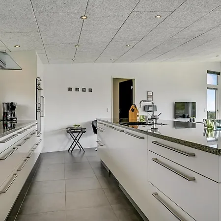 4 Bedroom In