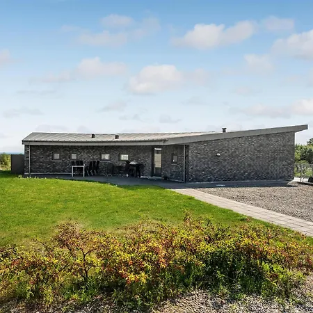 4 Bedroom In *