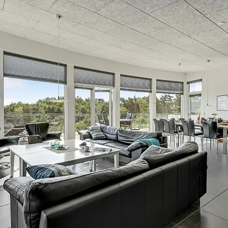 4 Bedroom In Holiday home Ebeltoft