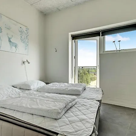 4 Bedroom In
